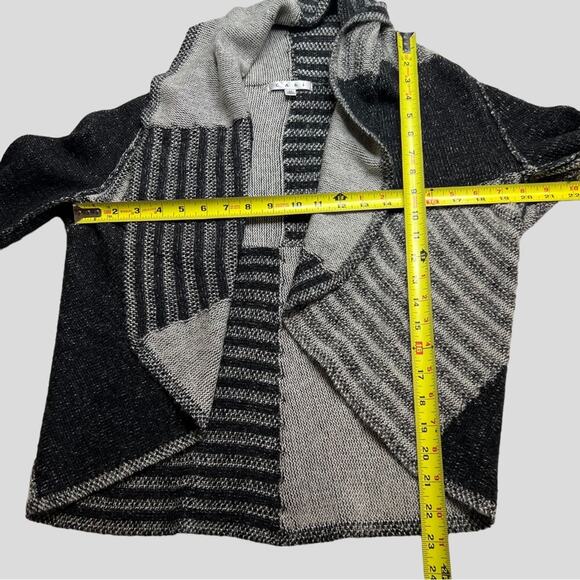 Cabi Womens Cardigan Patchwork Sweater SZ M Wool Blend Open Front Mixed Pattern - Picture 8 of 11